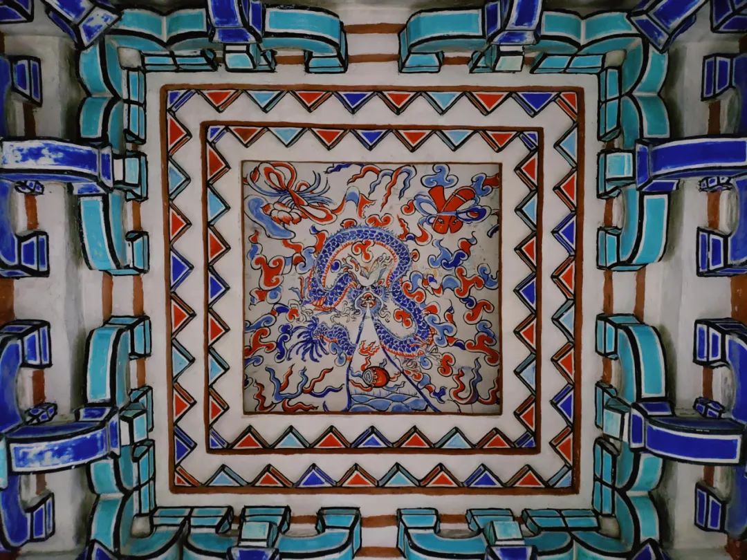 DƬ